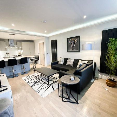 Modern 3 Bedroom Apartment, West End エディンバラ エクステリア 写真
